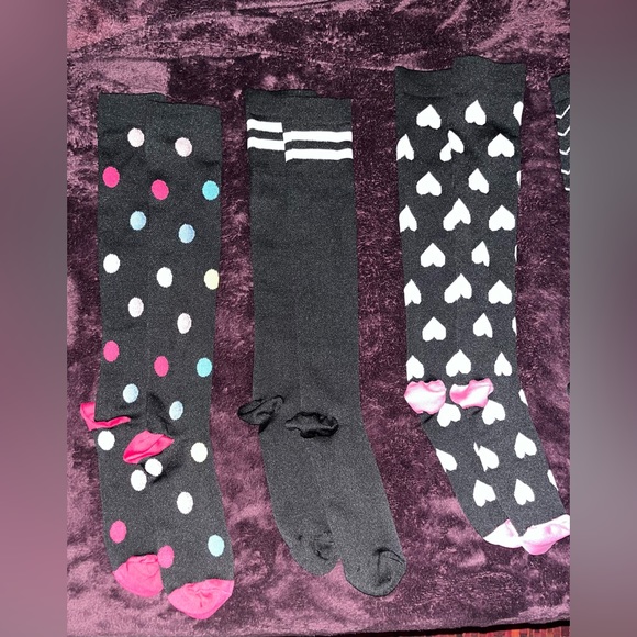 7 Pairs of Patterned Compression Socks - Picture 3 of 6